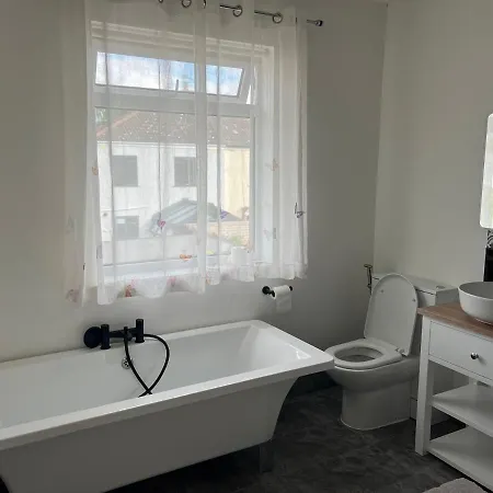 בית הארחה Shared House On Lakewood Crescent *