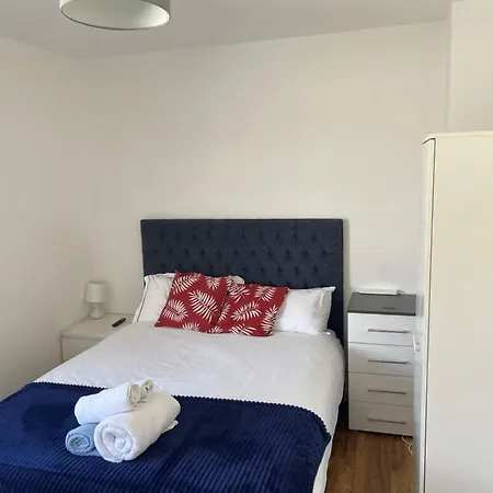 Shared House On Lakewood Crescent בריסטול
