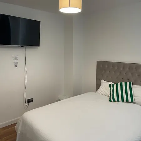 게스트하우스 Shared House On Lakewood Crescent 브리스틀