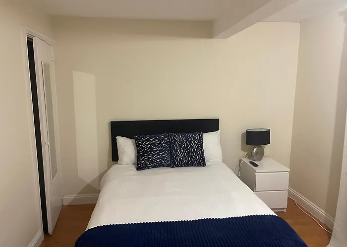 بيت ضيافة Shared House On Lakewood Crescent