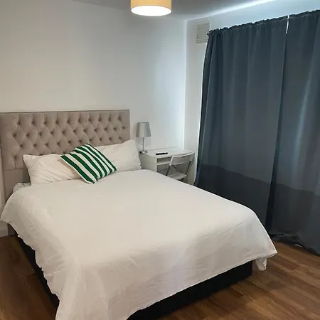 Shared House On Lakewood Crescent