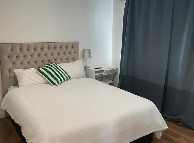 Shared House On Lakewood Crescent